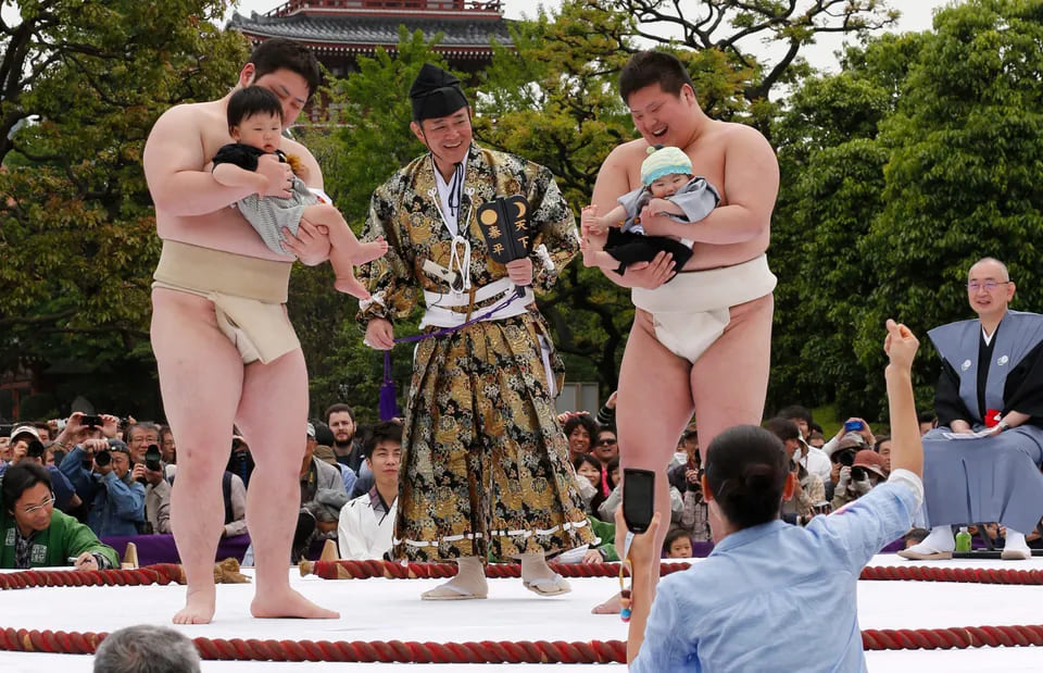 Naki Sumo - Festival de los Bebés Llorones